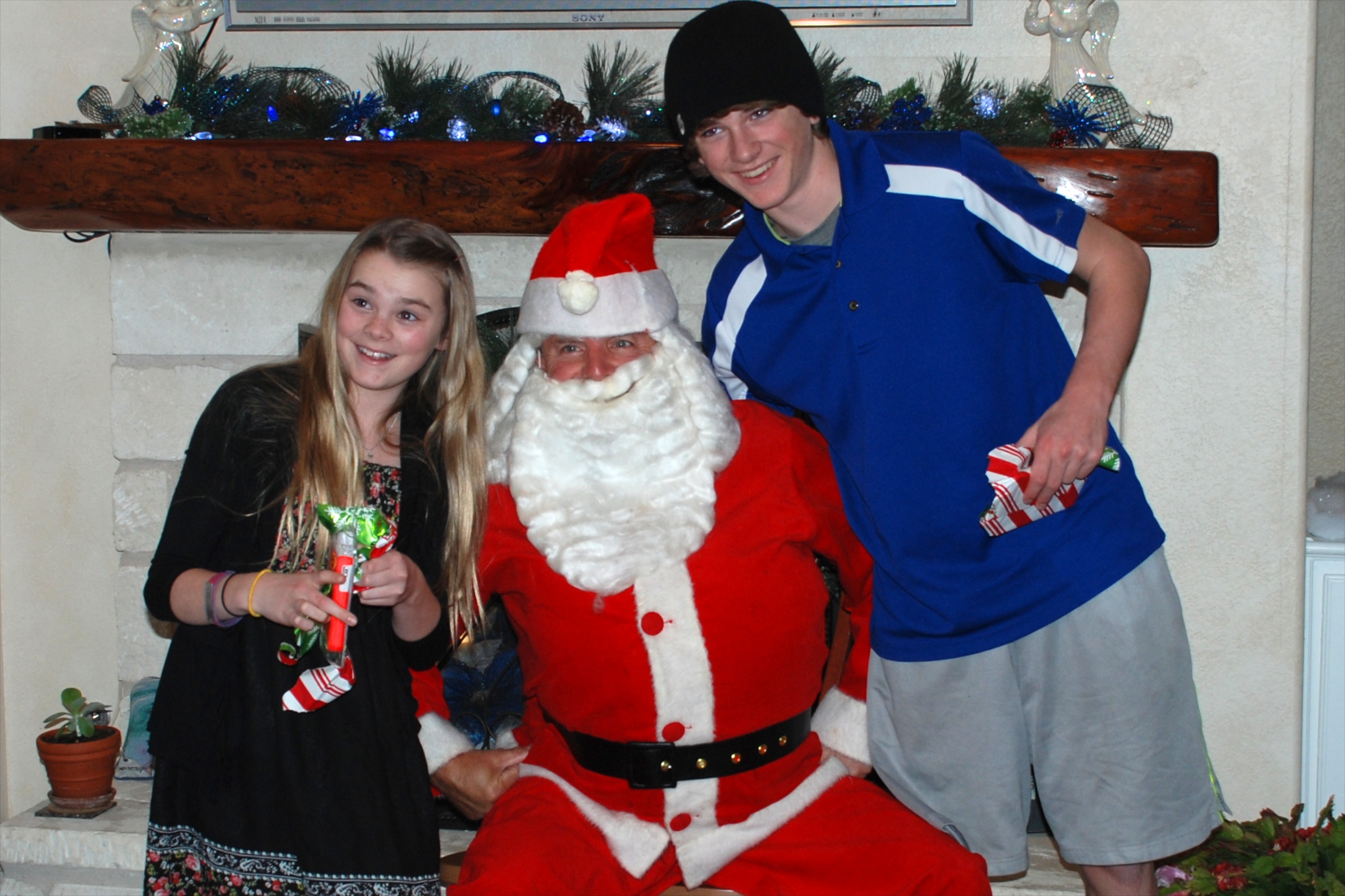 2013-12-23 21-12-40 Hildebrand Christmas.jpg